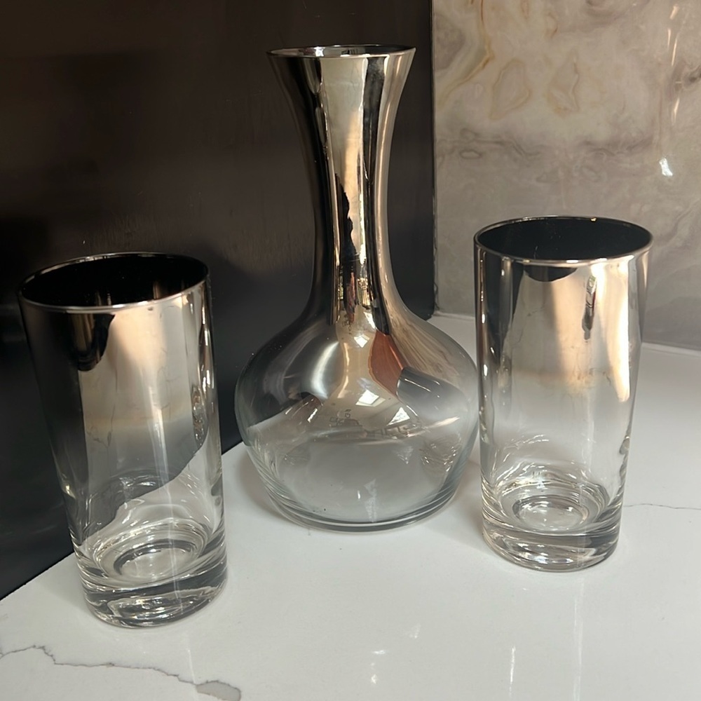 Dorothy Thorpe Silver Fade 8.25” Carafe and Two 14” Highball Fade Glasses